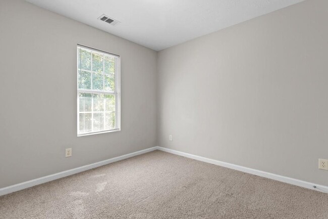 Building Photo - 2284 Oakland Spring Dr