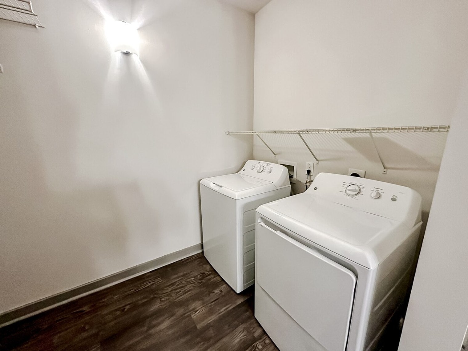 Building Photo - 111 E 4th St