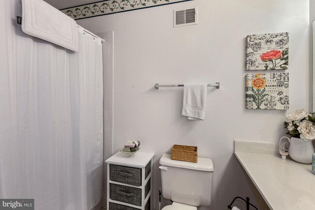 Building Photo - 2131 Silentree Dr