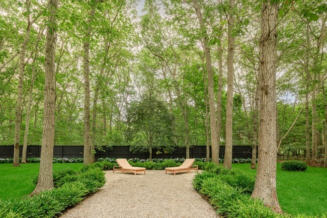 Building Photo - 147 Wainscott Harbor Rd