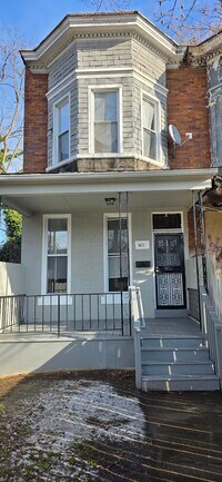 Building Photo - 1411 Bloomingdale Rd