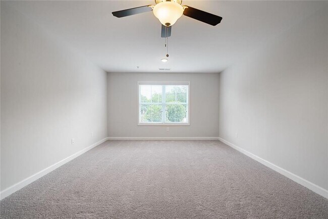 Building Photo - 313 Niles Ct