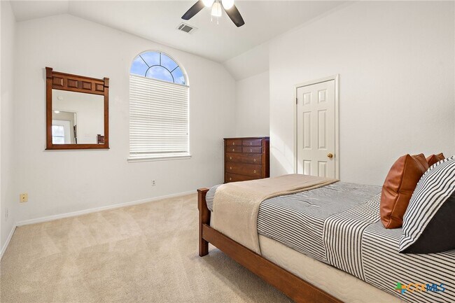Building Photo - 13039 Scofield Farms Dr