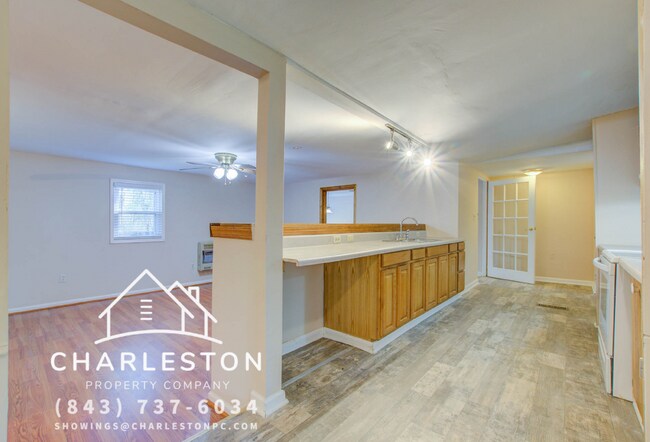 Building Photo - 756 Seaman Ln