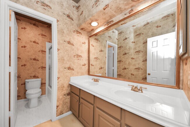 Building Photo - 39 Wild Meadow Ct