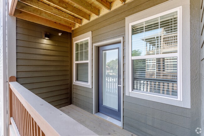Balcony - 935 Michigan Street