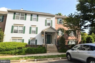 Building Photo - 12109 Green Ledge Ct