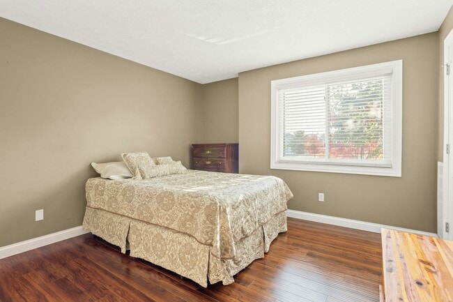 Building Photo - 4530 Village Ct