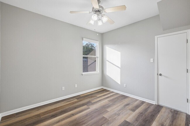 Building Photo - 1408 Gorham St