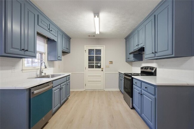 Building Photo - 390 Tidwell Rd