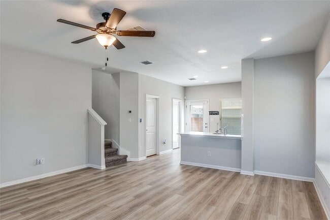 Building Photo - 221 Duck Creek Trail