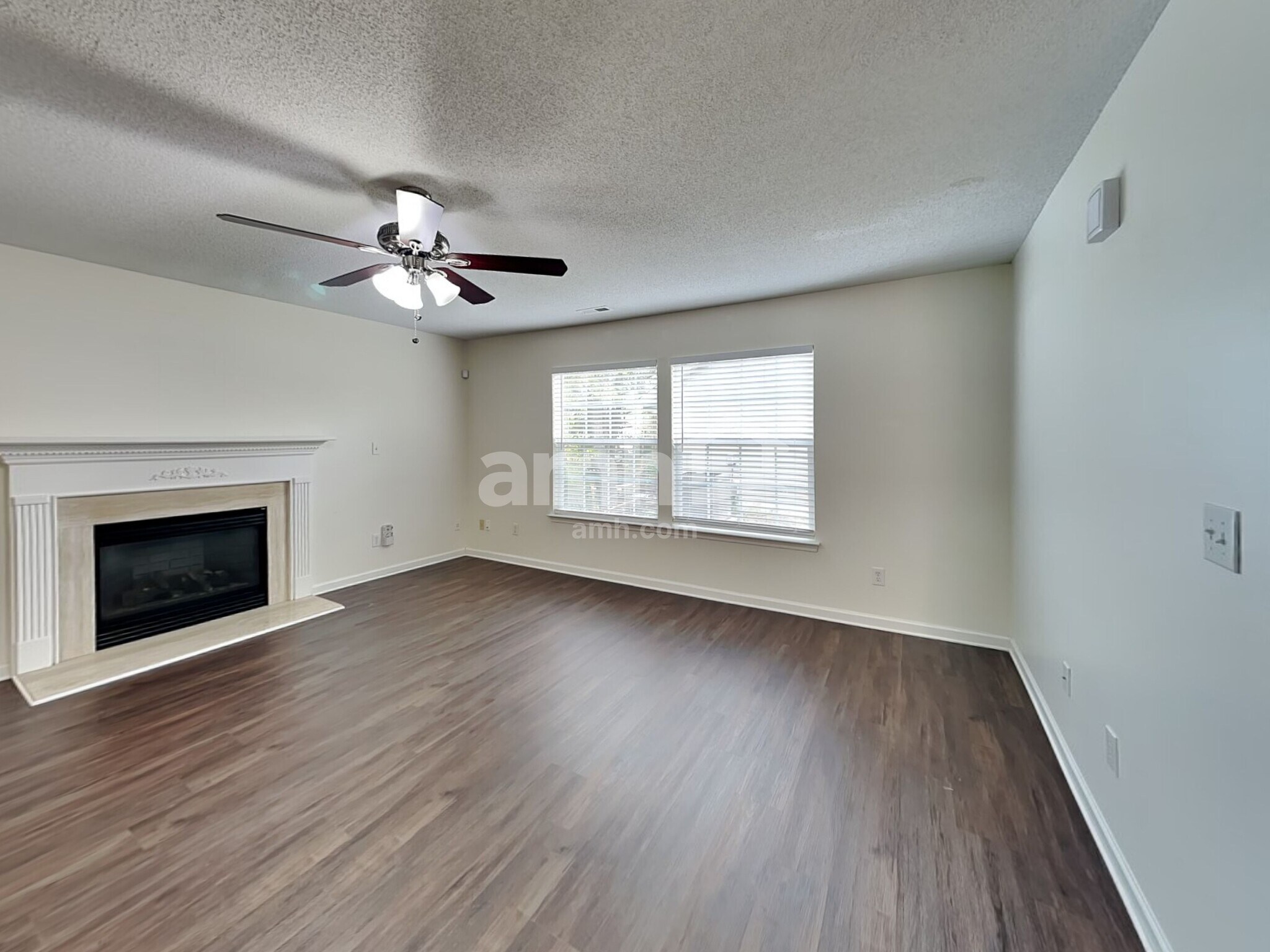 Building Photo - 4533 Hyperion Ct