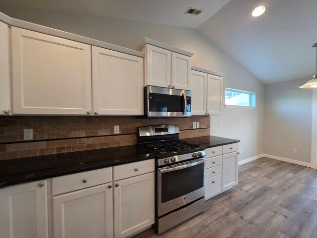 Building Photo - 6009 Pimlico Dr