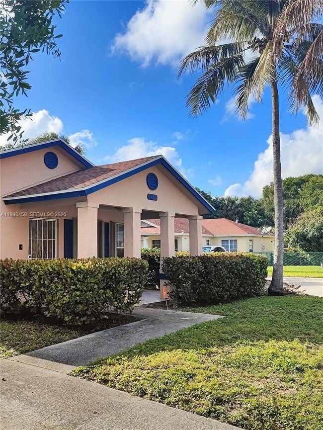 Building Photo - 1139 Freshwater Lakes Dr