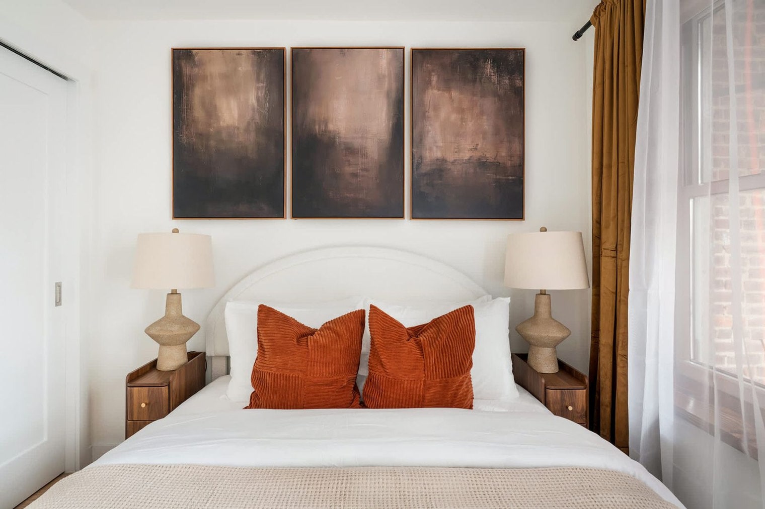 Building Photo - 335 E 22nd St