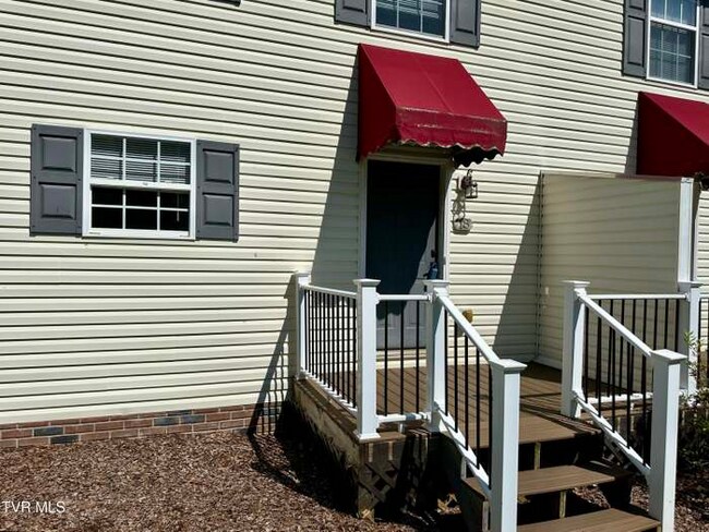 Building Photo - 2201 Cherokee Rd