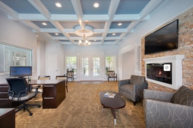 Building Photo - Spacious Two Bedroom Apartment Home Availa...
