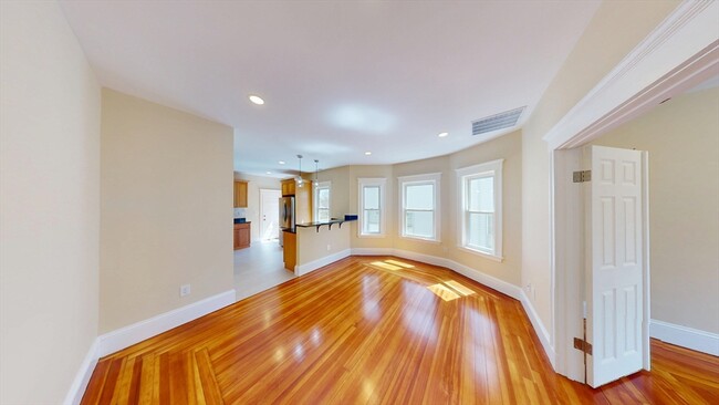 Primary Photo - 27 Champney St