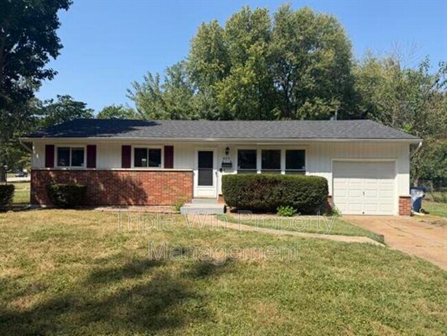 Building Photo - 675 Lilac Dr