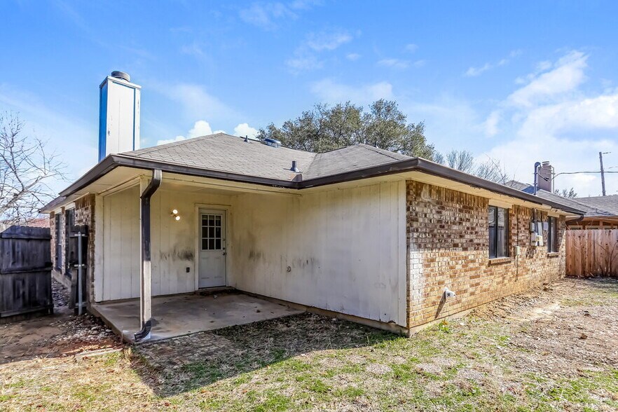 Building Photo - 6320 Woodstream Trail