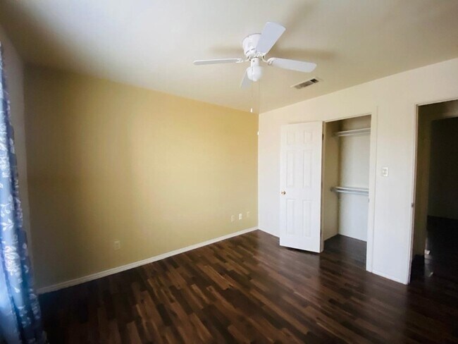 Building Photo - 2903 Patzcuaro Dr