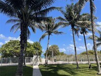Building Photo - 6061 Collins Ave