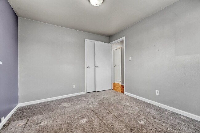 Building Photo - $2,495.00, 3-bedroom, 2 bathroom home in C...