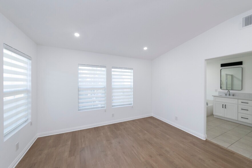 Building Photo - 1353 Lukens Ct