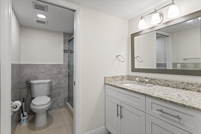 Building Photo - 1719 Whitehall Dr