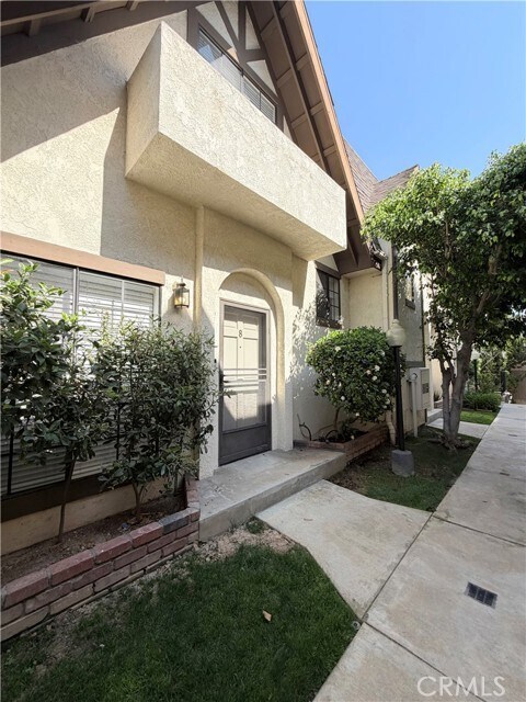 Building Photo - 511 S El Molino Ave