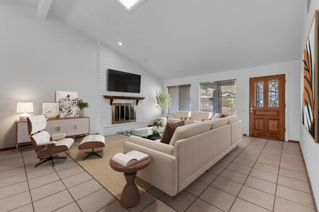 Building Photo - 53780 Avenida Diaz