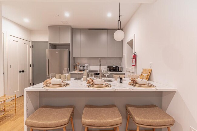 Building Photo - 207 Cooper St