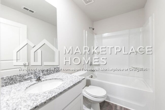 Building Photo - 198 Price Ml Trl