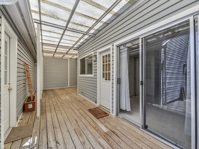 Building Photo - 9406 Bassoon Dr