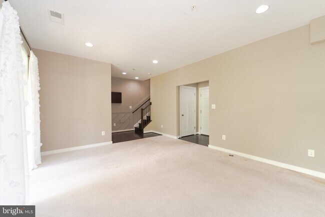 Building Photo - 10225 Hilltop Ascent Dr