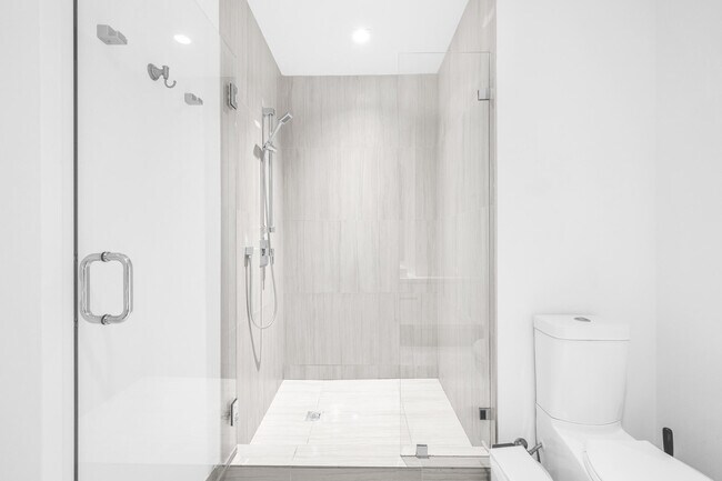 Building Photo - 155 E Boca Raton Rd