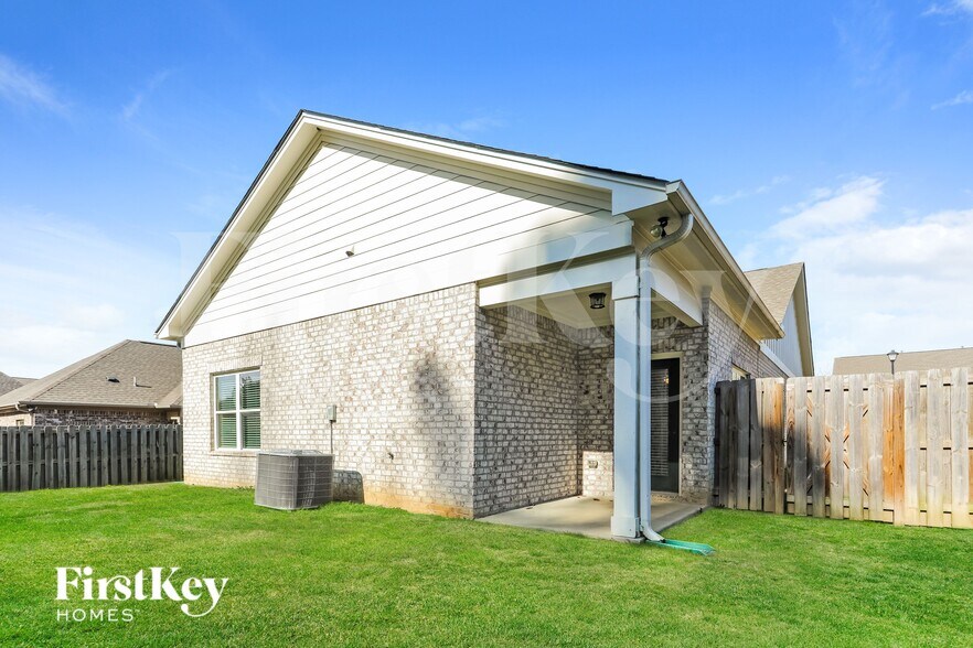 Building Photo - 1384 Woodridge Pl