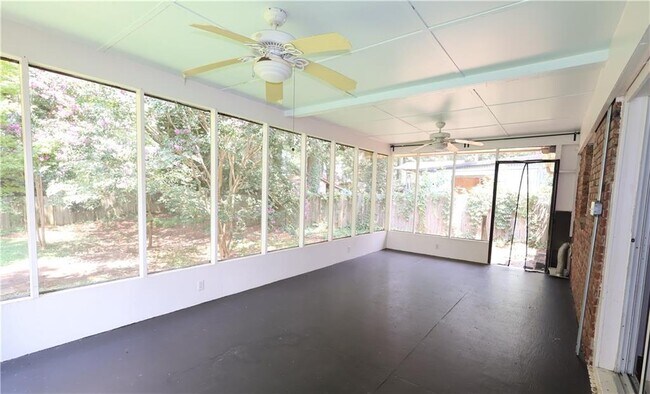 Building Photo - 2994 Judylyn Dr
