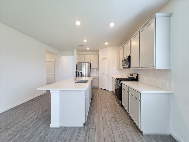 Building Photo - 21627 Royal Jett Dr