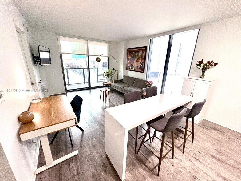 Building Photo - 31 SE 5th St