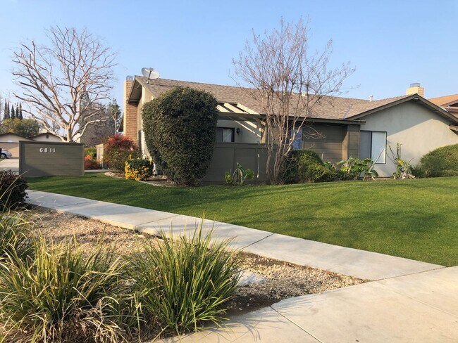 Building Photo - 6811 Klamath Way