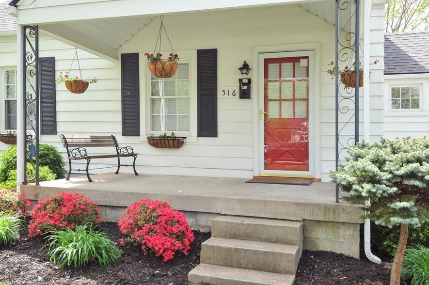 Adorable front porch. - 516 Virginia Ave
