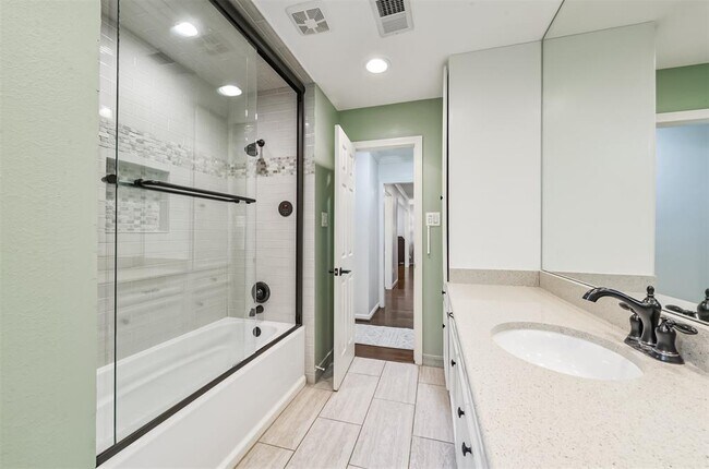Building Photo - 5006 Shady Nook Ct
