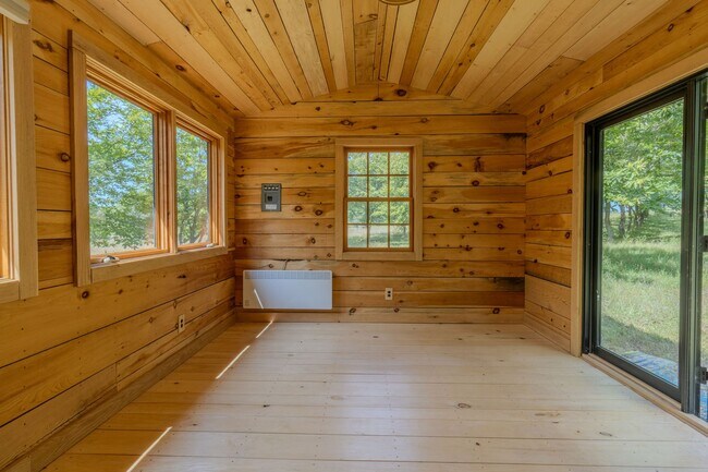 Building Photo - 7825 S Lake Leelanau Dr