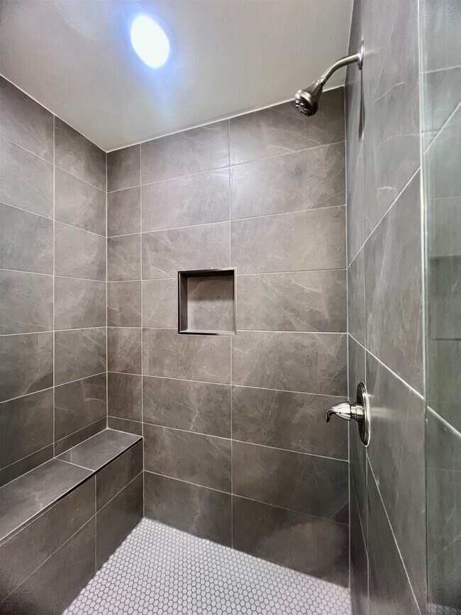 Building Photo - 9910 Bijan Dr