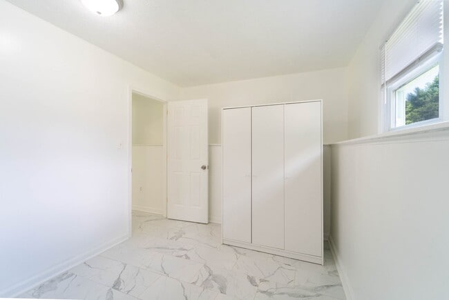 Building Photo - 3 bed 2 bath Chancellor Hills Home