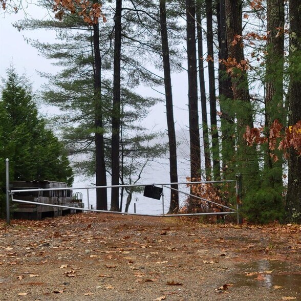 Building Photo - 19 Metacomet Lake Dr
