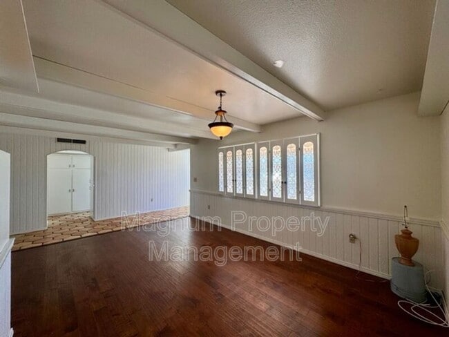 Building Photo - 29820 Thornhill Dr