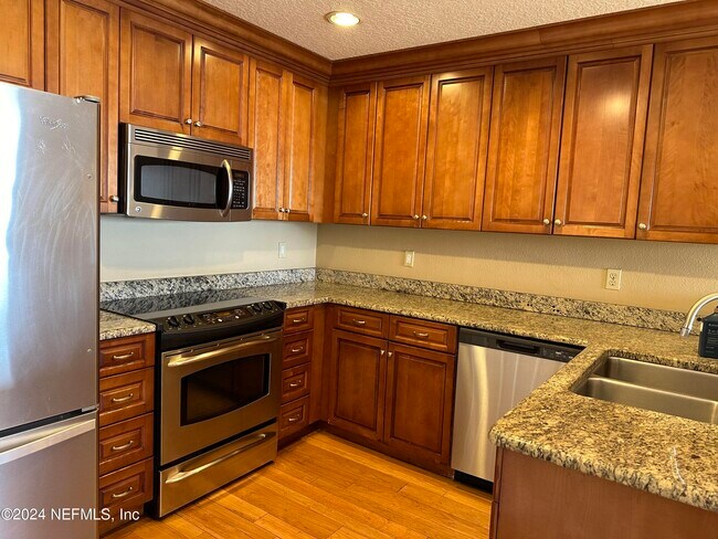 Building Photo - 1478 Riverplace Blvd