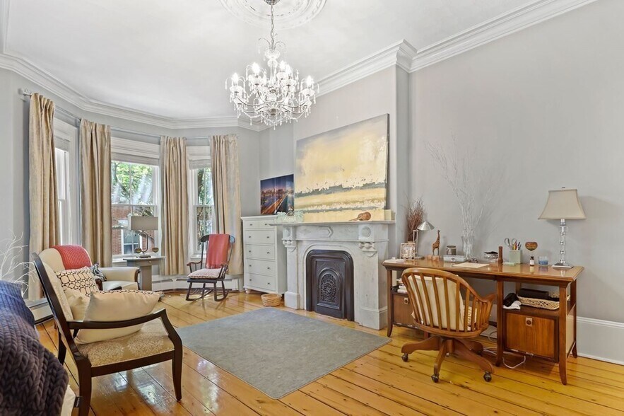 Building Photo - 12 Auburn St